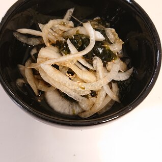 新たまねぎとわかめの酢の物